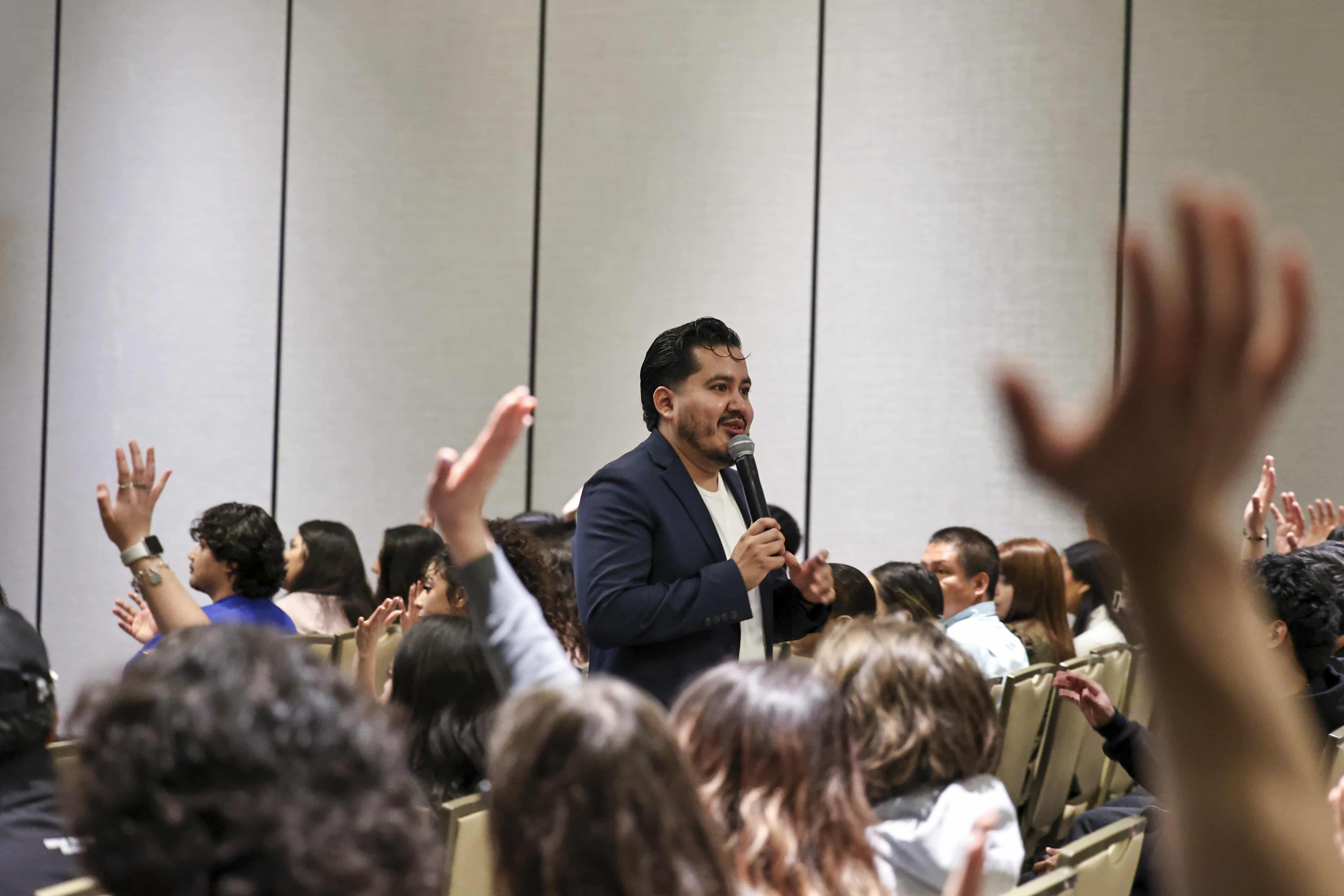 CoolSpeak_CAMPCon-Speakers_255 Alexis Mejía